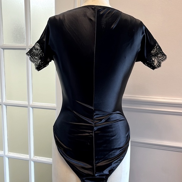 Gianni Versace Intimo Satin and Lace bodysuit - Picture 4 of 8